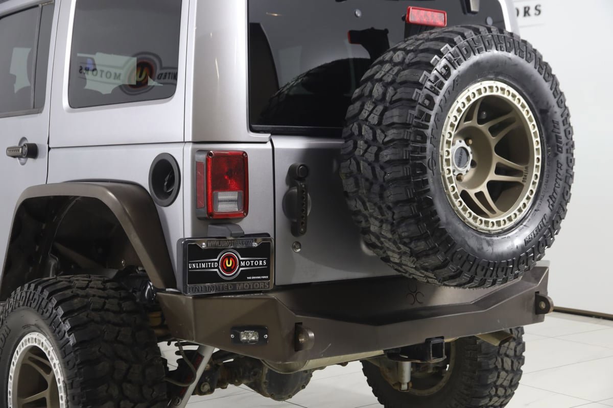 Used 2016 Jeep Wrangler Unlimited Sahara image 24