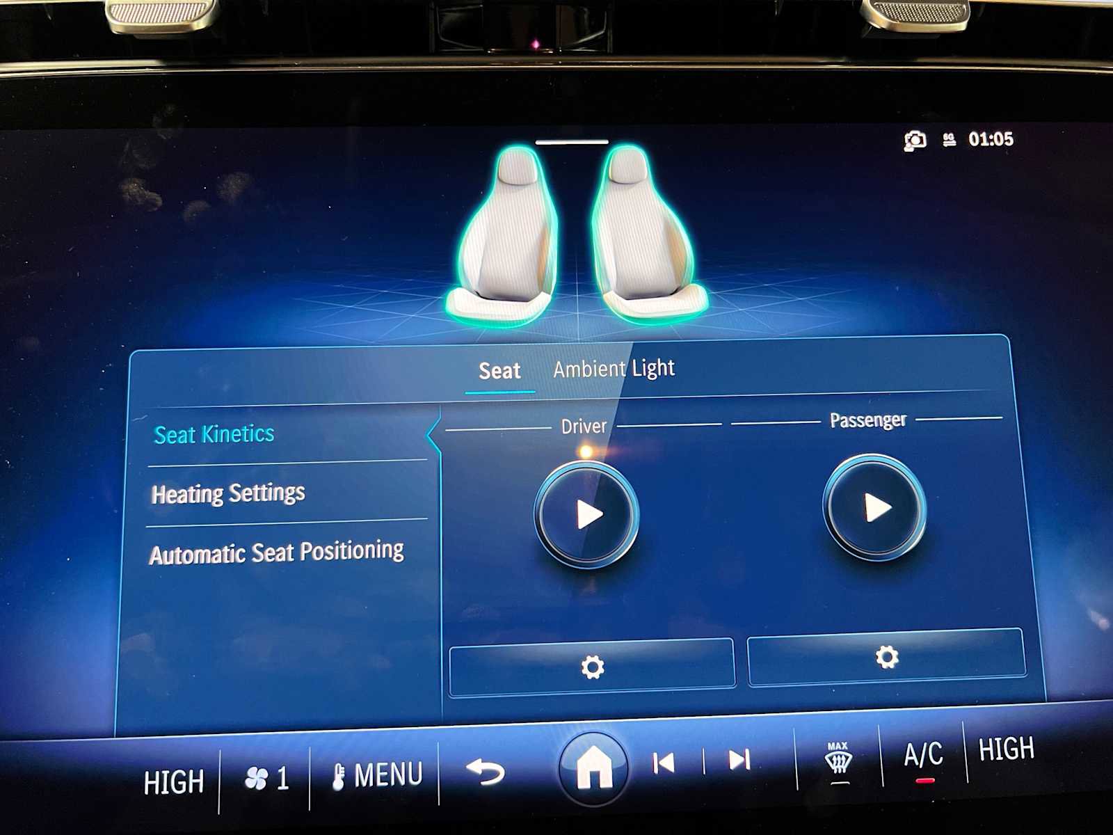 Used 2025 Mercedes-Benz E 350 4MATIC Sedan image 31