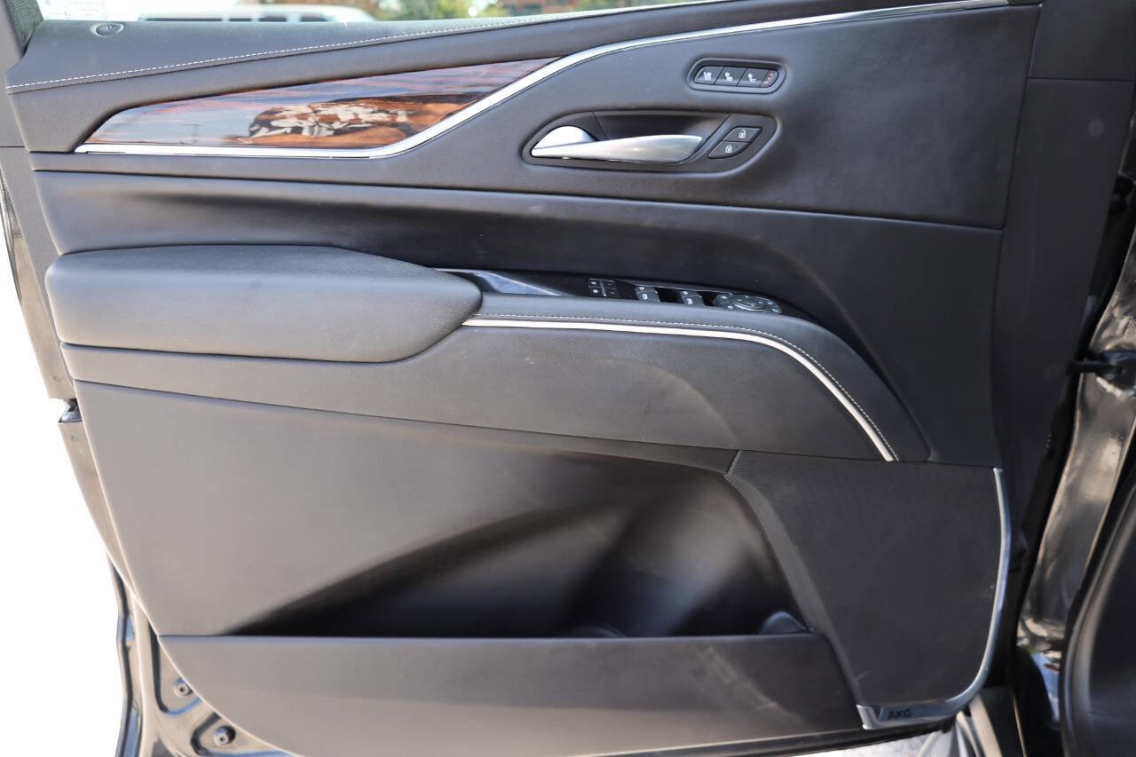 Used 2023 Cadillac Escalade ESV Premium Luxury AWD/4WD image 12