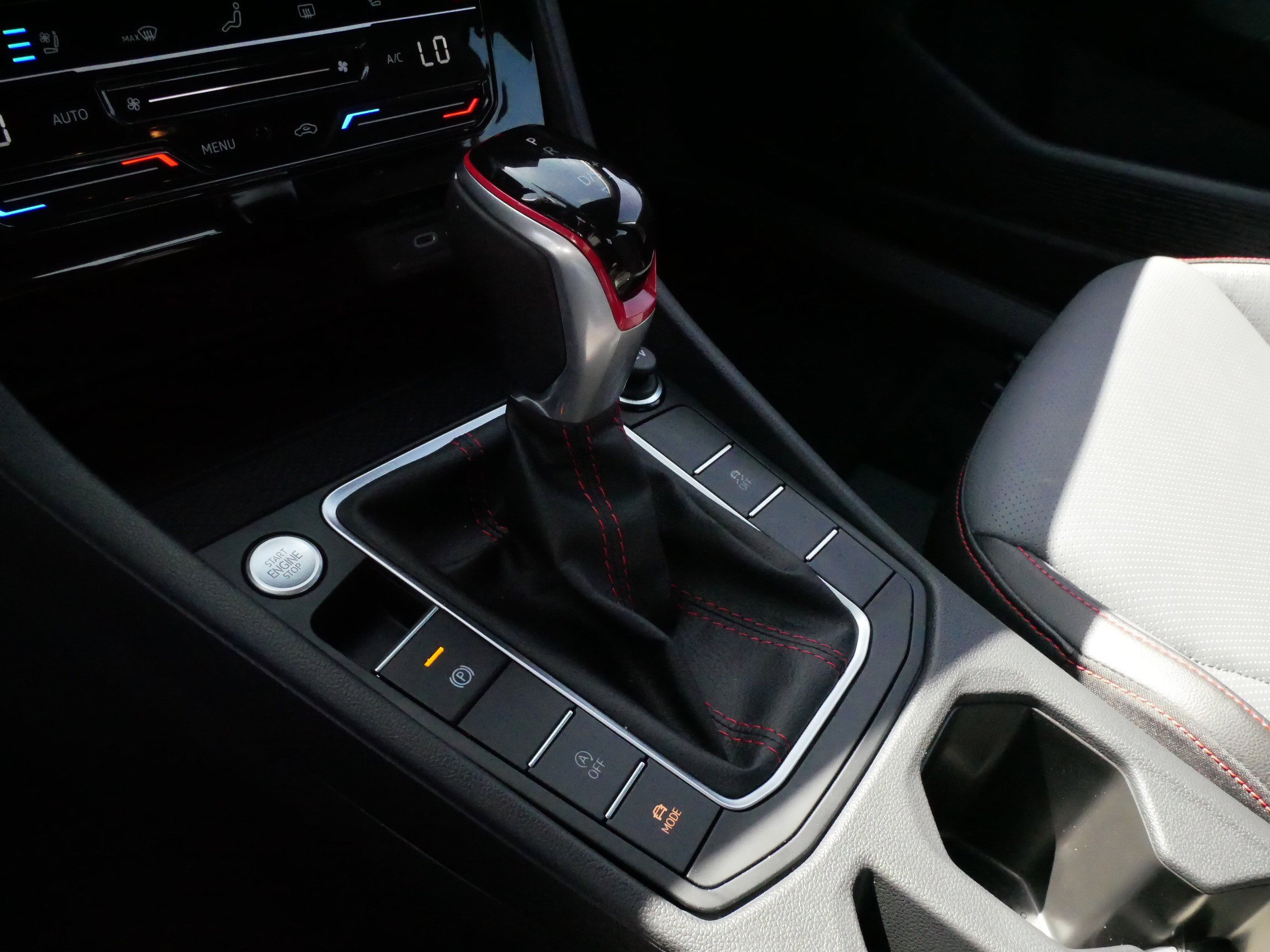 Used 2025 Volkswagen Jetta GLI Autobahn FWD image 24