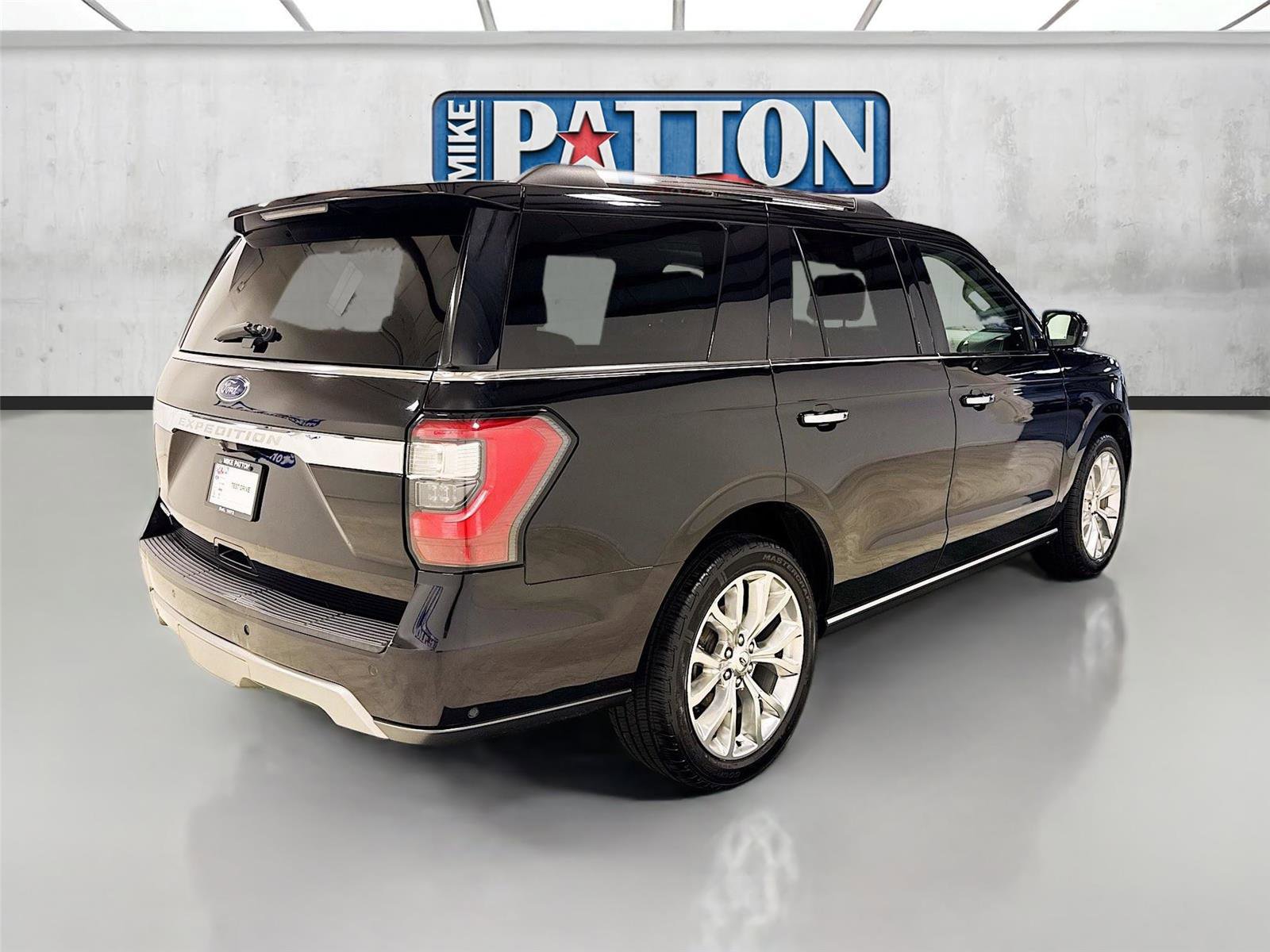 Used 2019 Ford Expedition Limited w/ Equipment Group 302A RWD image 7
