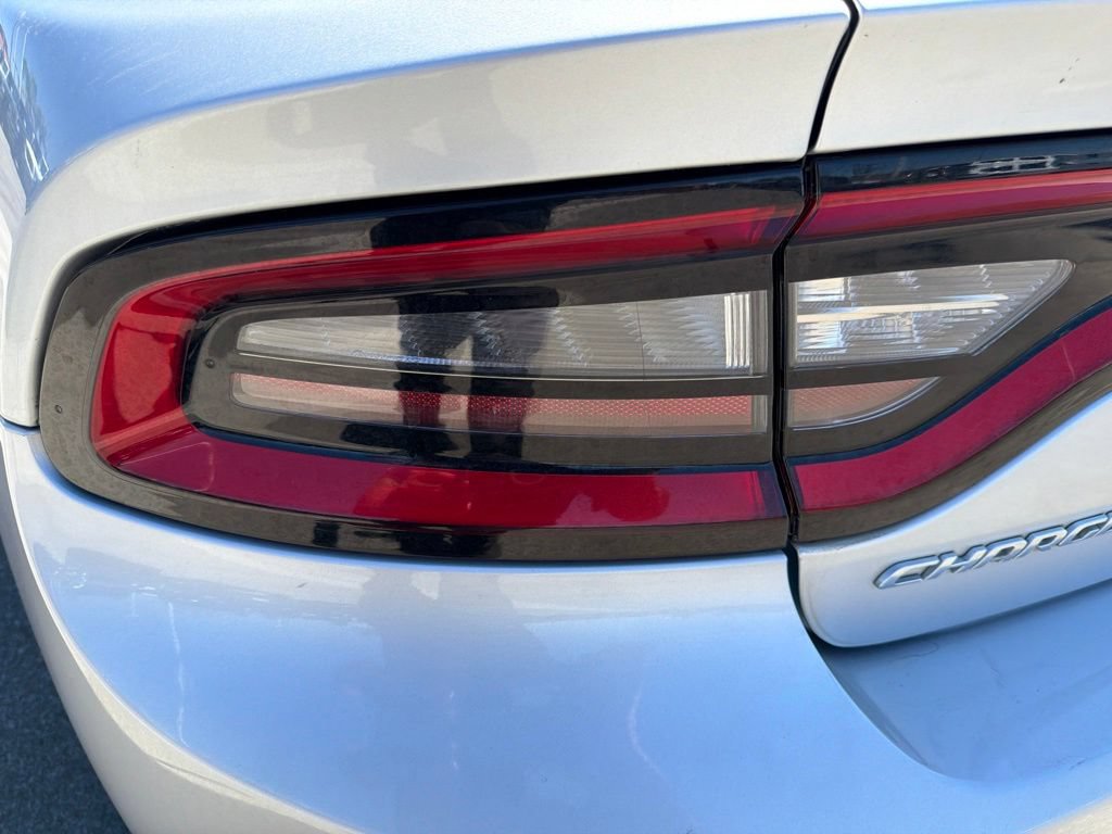 Used 2022 Dodge Charger SXT RWD image 8
