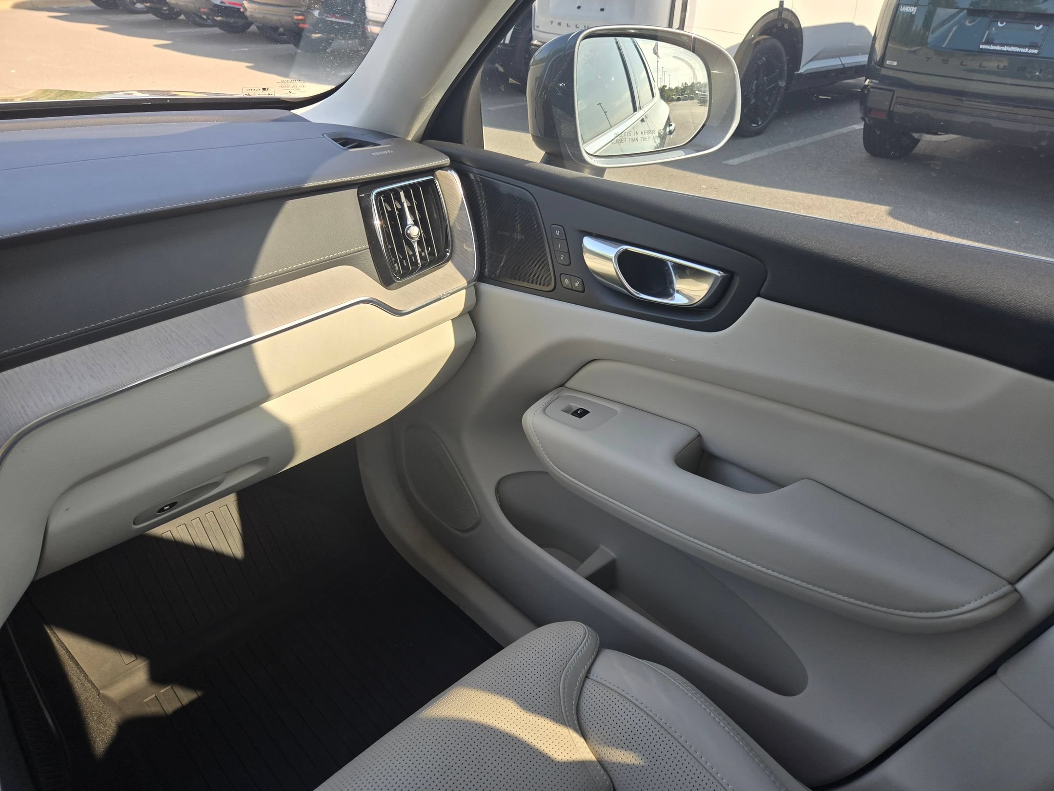Used 2021 Volvo XC60 T5 Inscription w/ Protection Package Premier FWD image 11
