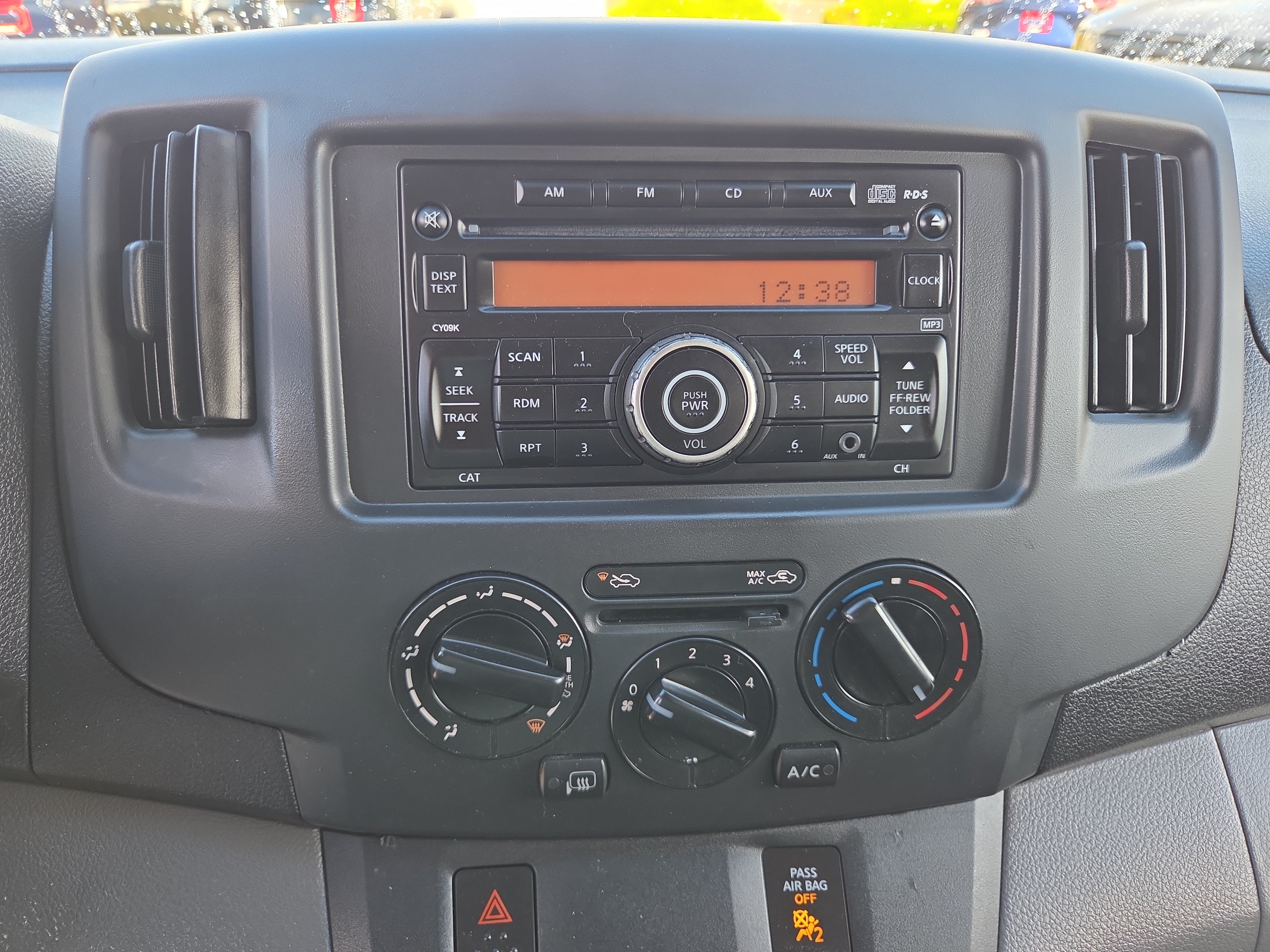 Used 2017 Nissan NV200 SV FWD image 25