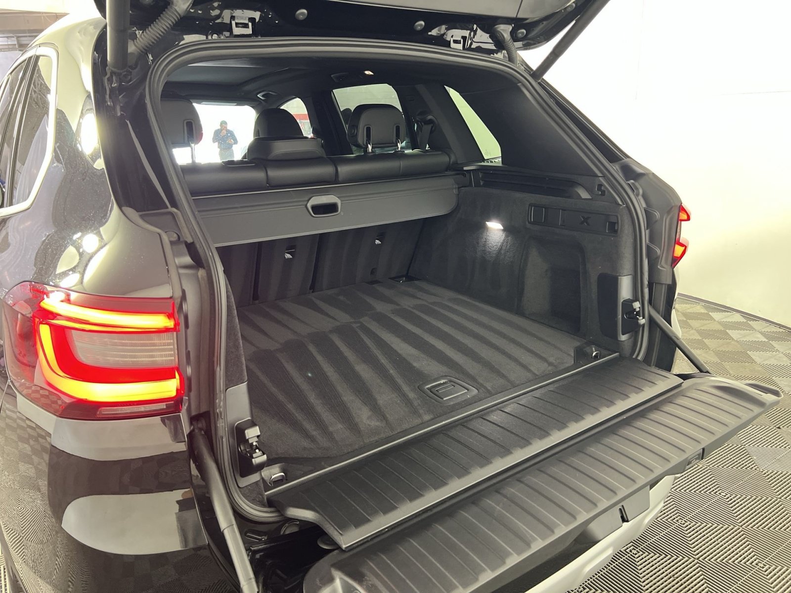 Used 2023 BMW X5 xDrive40i w/ Premium Package AWD/4WD image 27