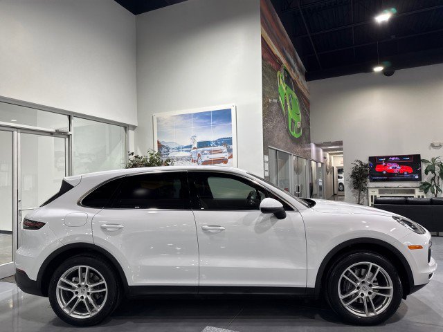 Used 2019 Porsche Cayenne AWD/4WD image 5