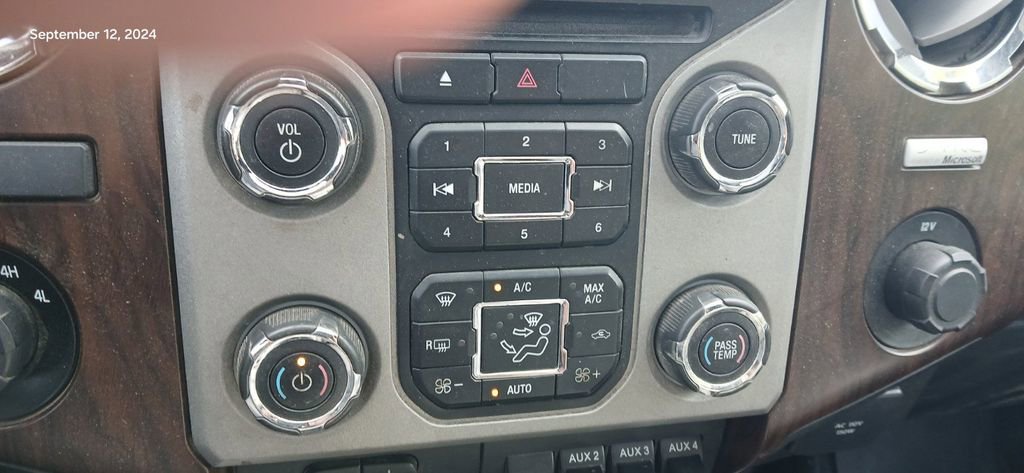 Used 2014 Ford F250 Lariat w/ Lariat Ultimate Package AWD/4WD image 22
