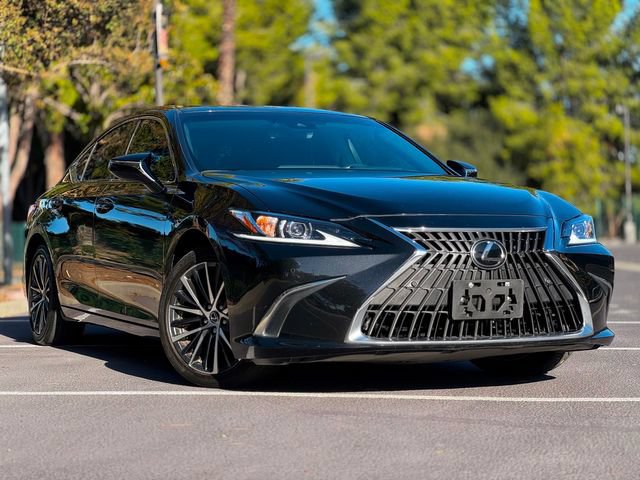 Used 2025 Lexus ES 300h w/ Premium Package FWD image 3