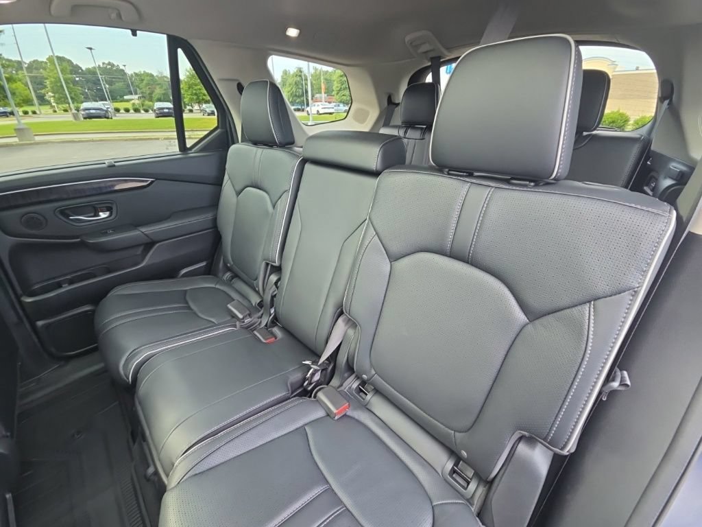 Used 2024 Honda Pilot Elite image 13