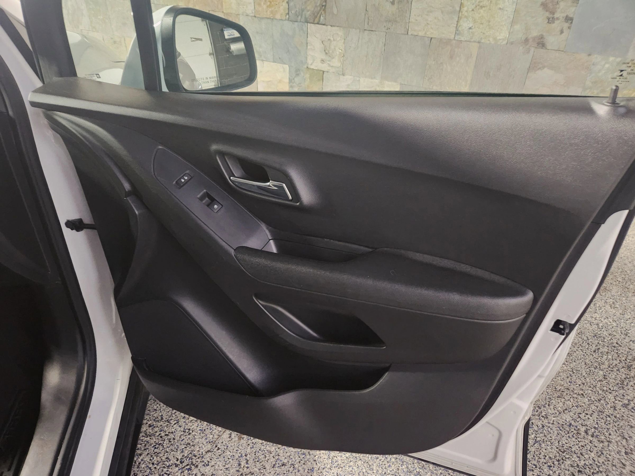 Used 2019 Chevrolet Trax LS w/ Tint and Cruise Package image 9