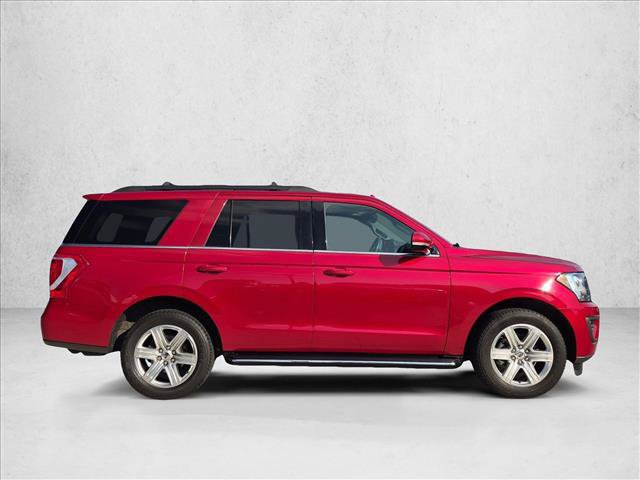 Used 2020 Ford Expedition XLT w/ Equipment Group 202A AWD/4WD image 4