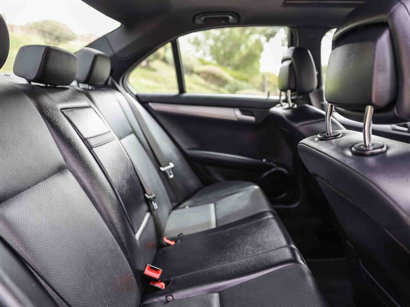 Used 2013 Mercedes-Benz C 250 Sedan image 21