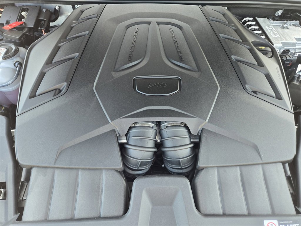 Used 2025 Porsche Cayenne S image 31