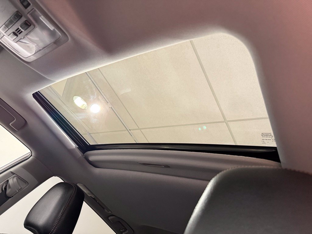 Used 2019 Toyota Highlander XLE AWD/4WD image 19
