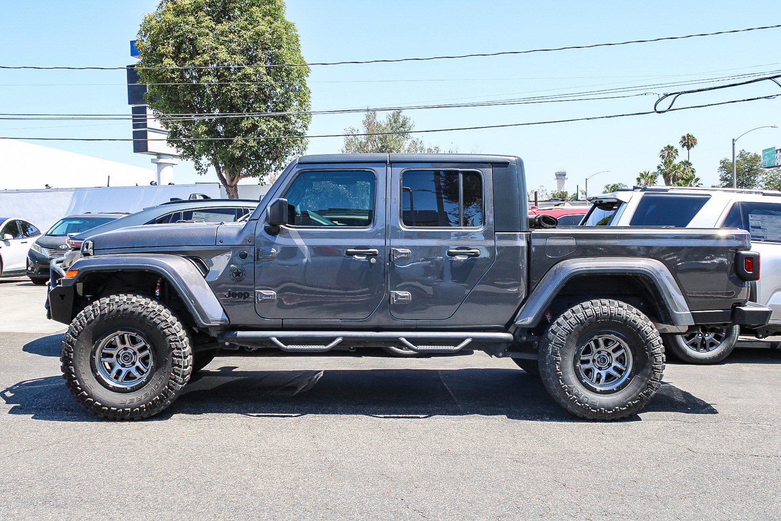 Used 2020 Jeep Gladiator Sport w/ Quick Order Package 24S AWD/4WD image 17