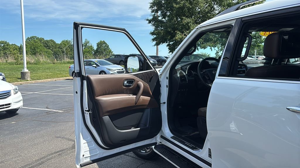 Used 2023 Nissan Armada Platinum w/ Captain's Chairs Package AWD/4WD image 11