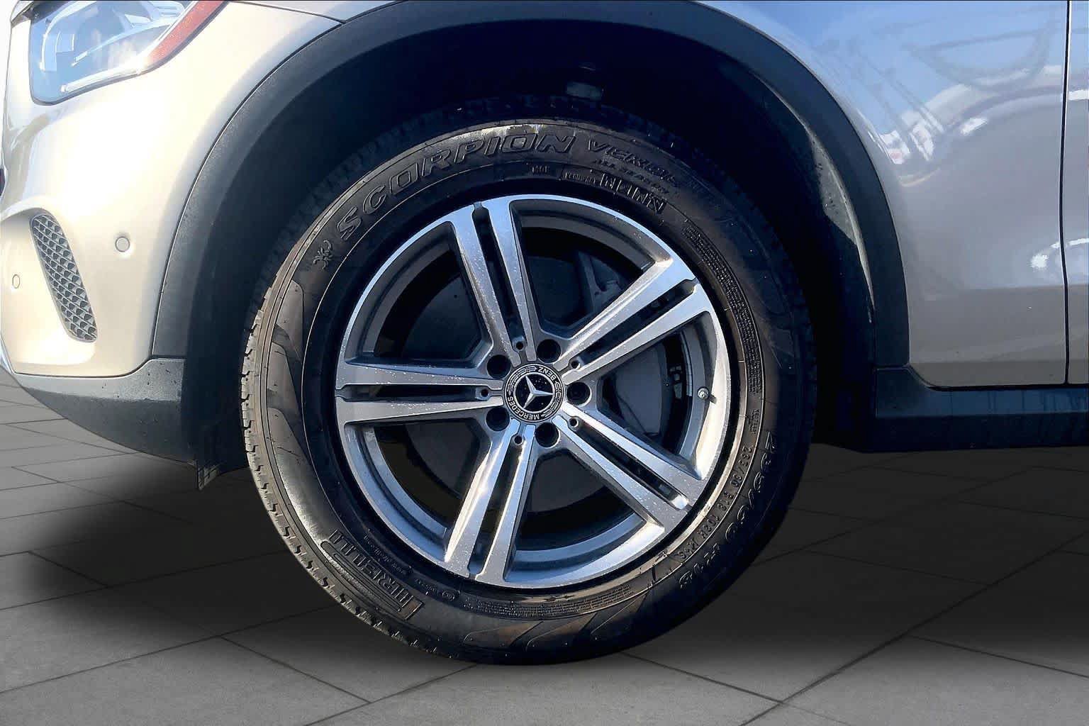 Used 2021 Mercedes-Benz GLC 300 image 10
