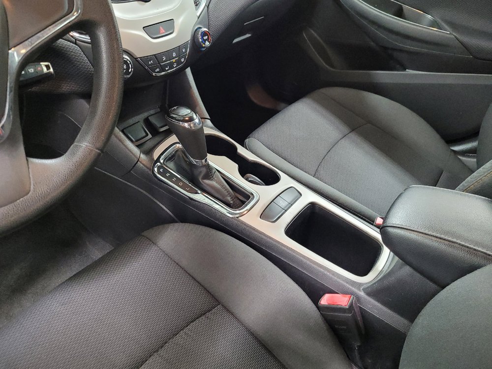 Used 2017 Chevrolet Cruze LS FWD image 26
