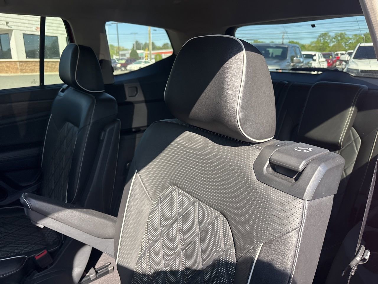 Used 2024 Volkswagen Atlas SEL Premium R-Line image 4