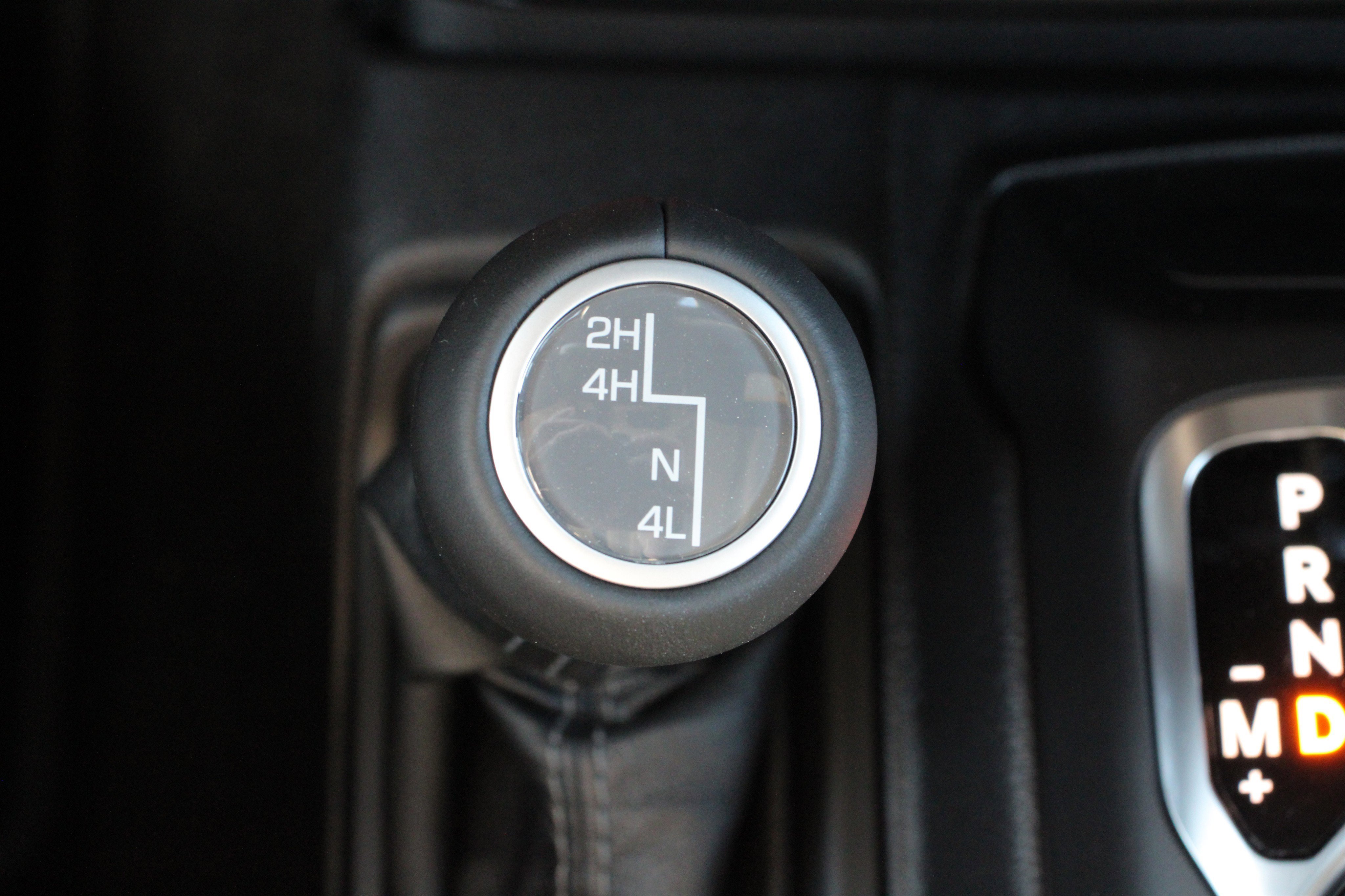 Used 2026 Jeep Gladiator Rubicon w/ Technology Group AWD/4WD image 22