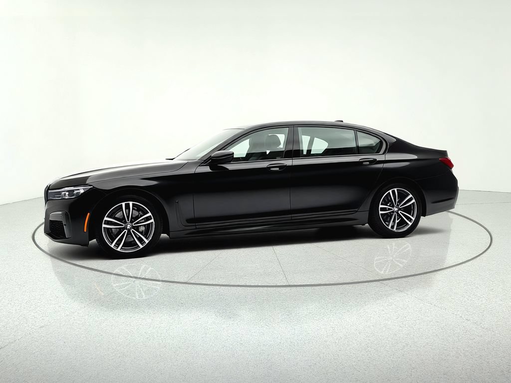 Used 2022 BMW 740i xDrive w/ M Sport Package AWD/4WD image 4