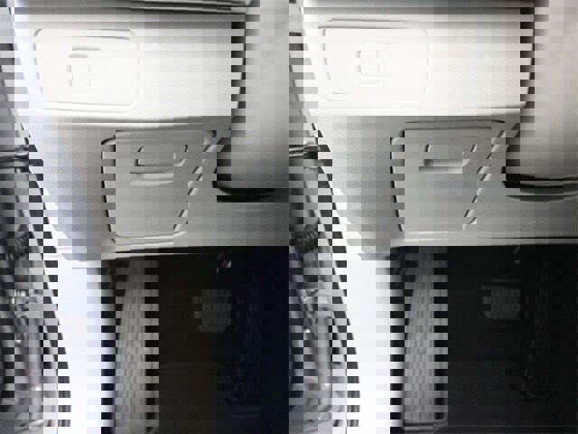 New 2025 Volvo XC90 B6 Ultra image 16