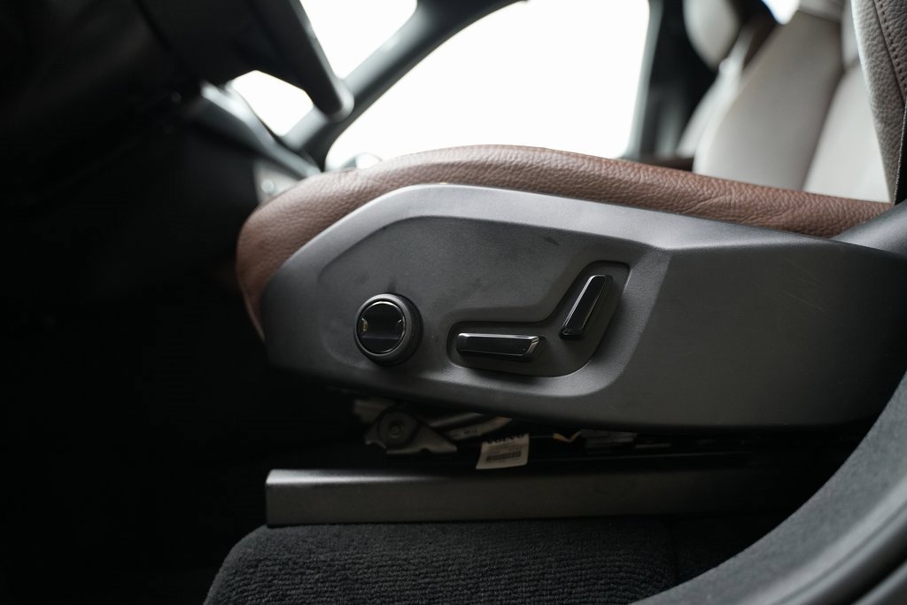 Used 2024 Volvo XC90 B6 Plus w/ Protection Package image 26