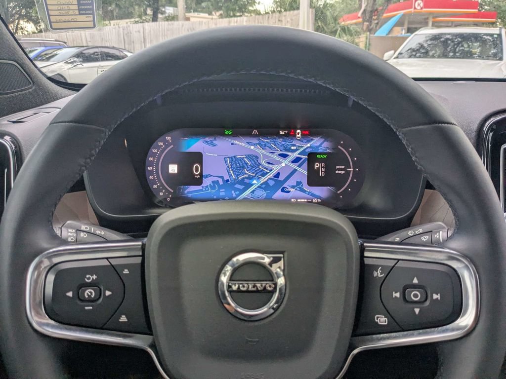 Certified 2024 Volvo C40 Recharge Core AWD/4WD image 39