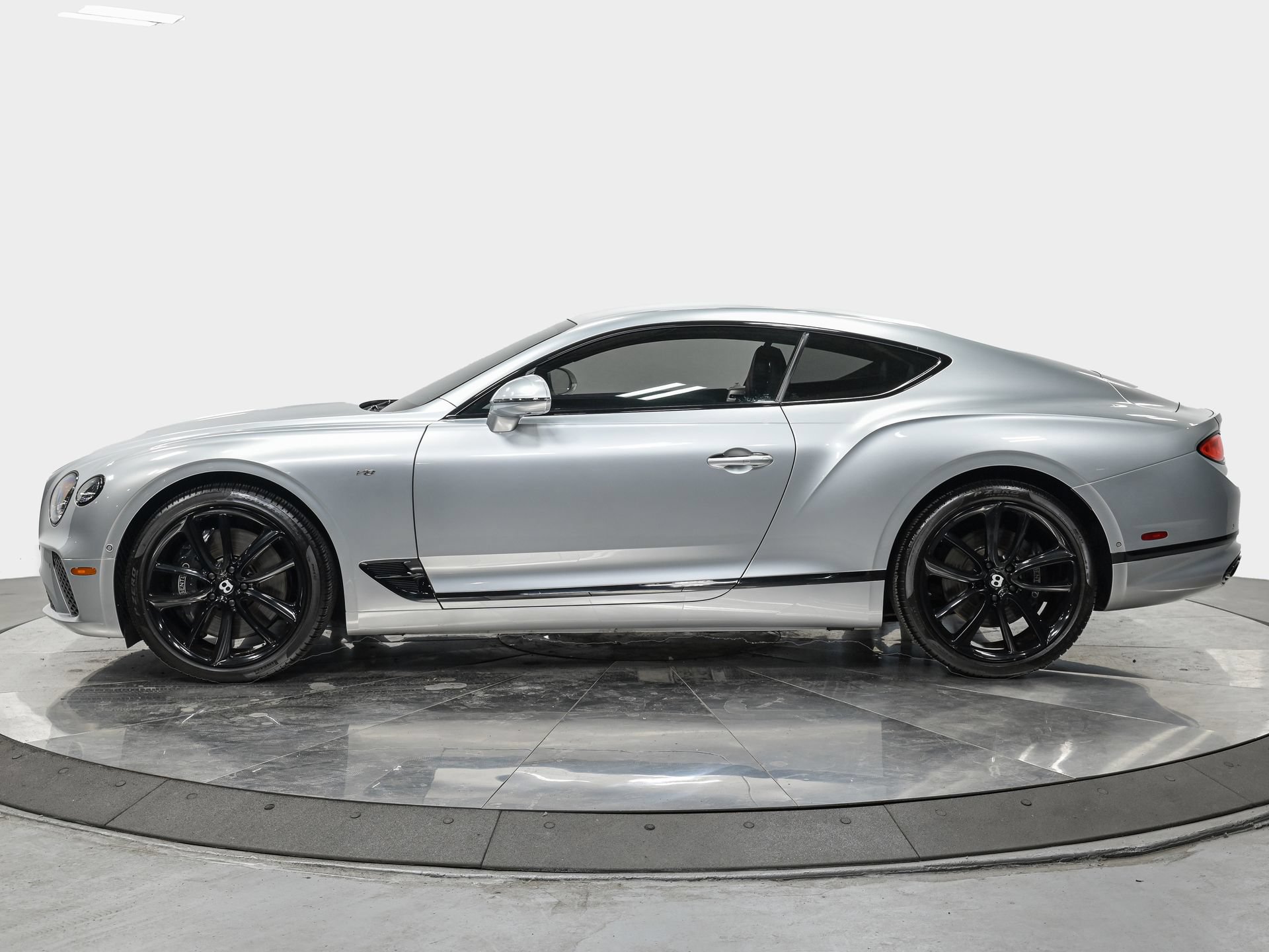 Used 2022 Bentley Continental GT AWD/4WD image 2
