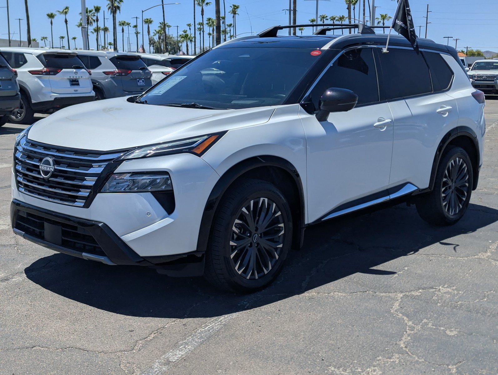Used 2025 Nissan Rogue Platinum w/ Platinum Premium Package AWD/4WD image 5