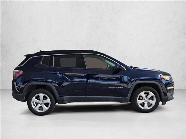 Used 2018 Jeep Compass Latitude w/ Popular Equipment Group AWD/4WD image 4