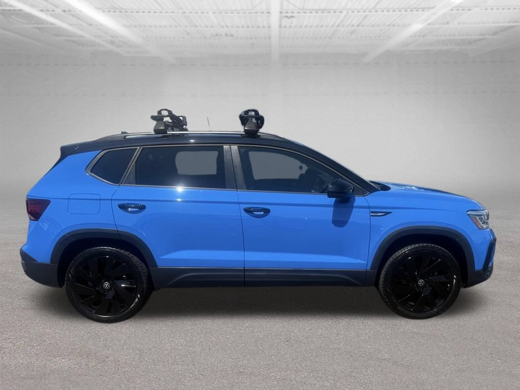 Used 2024 Volkswagen Taos SE AWD/4WD image 3