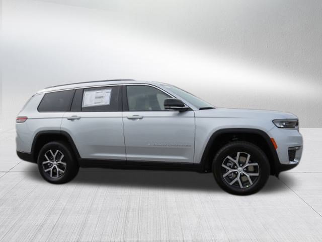 New 2025 Jeep Grand Cherokee L Limited w/ Luxury Tech Group II AWD/4WD image 2