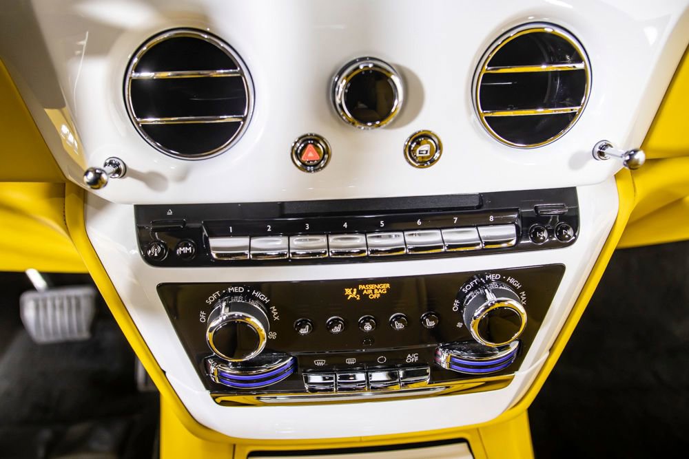 Used 2018 Rolls-Royce Phantom Sedan image 60