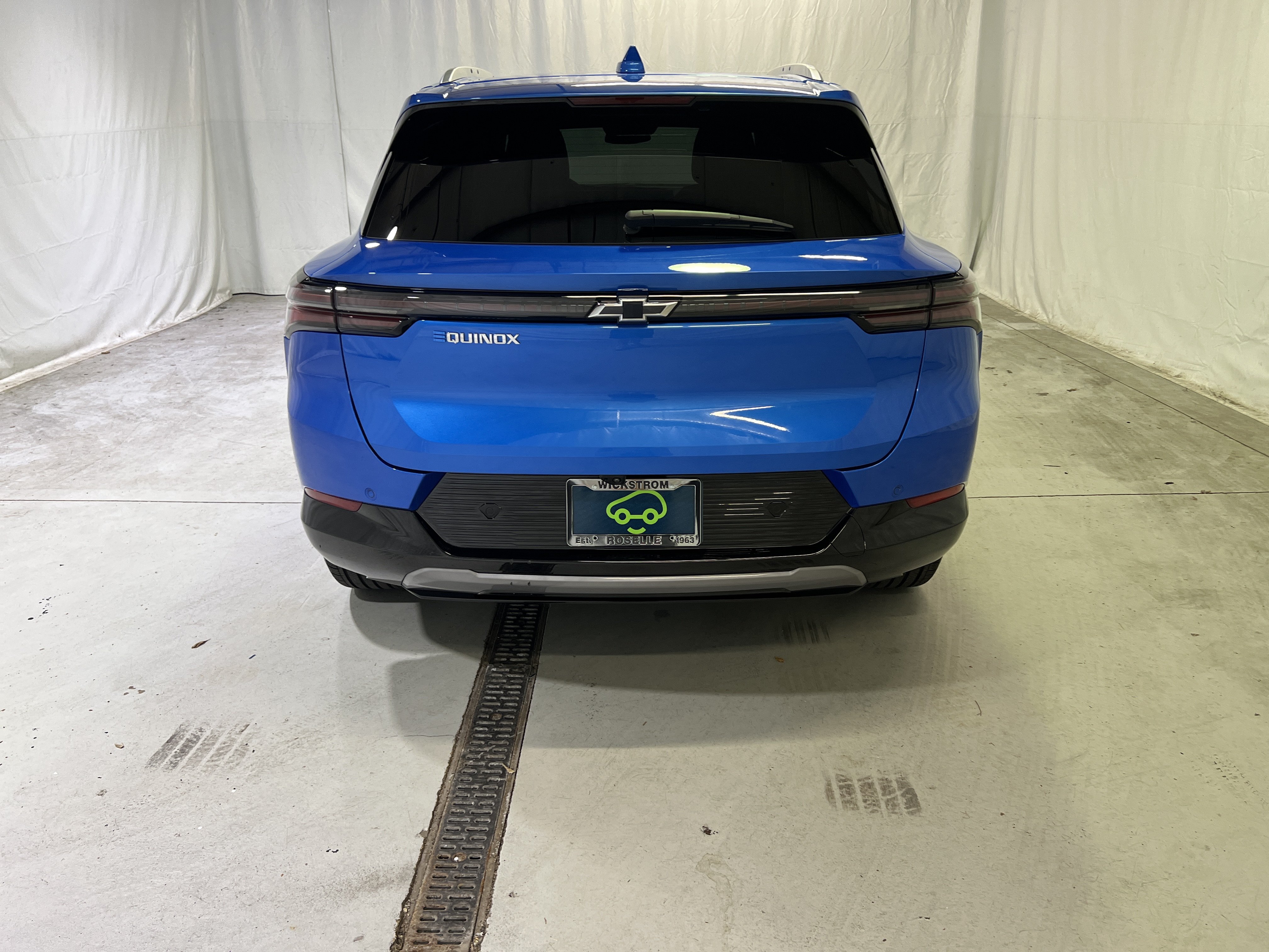 Certified 2024 Chevrolet Equinox EV LT FWD image 9