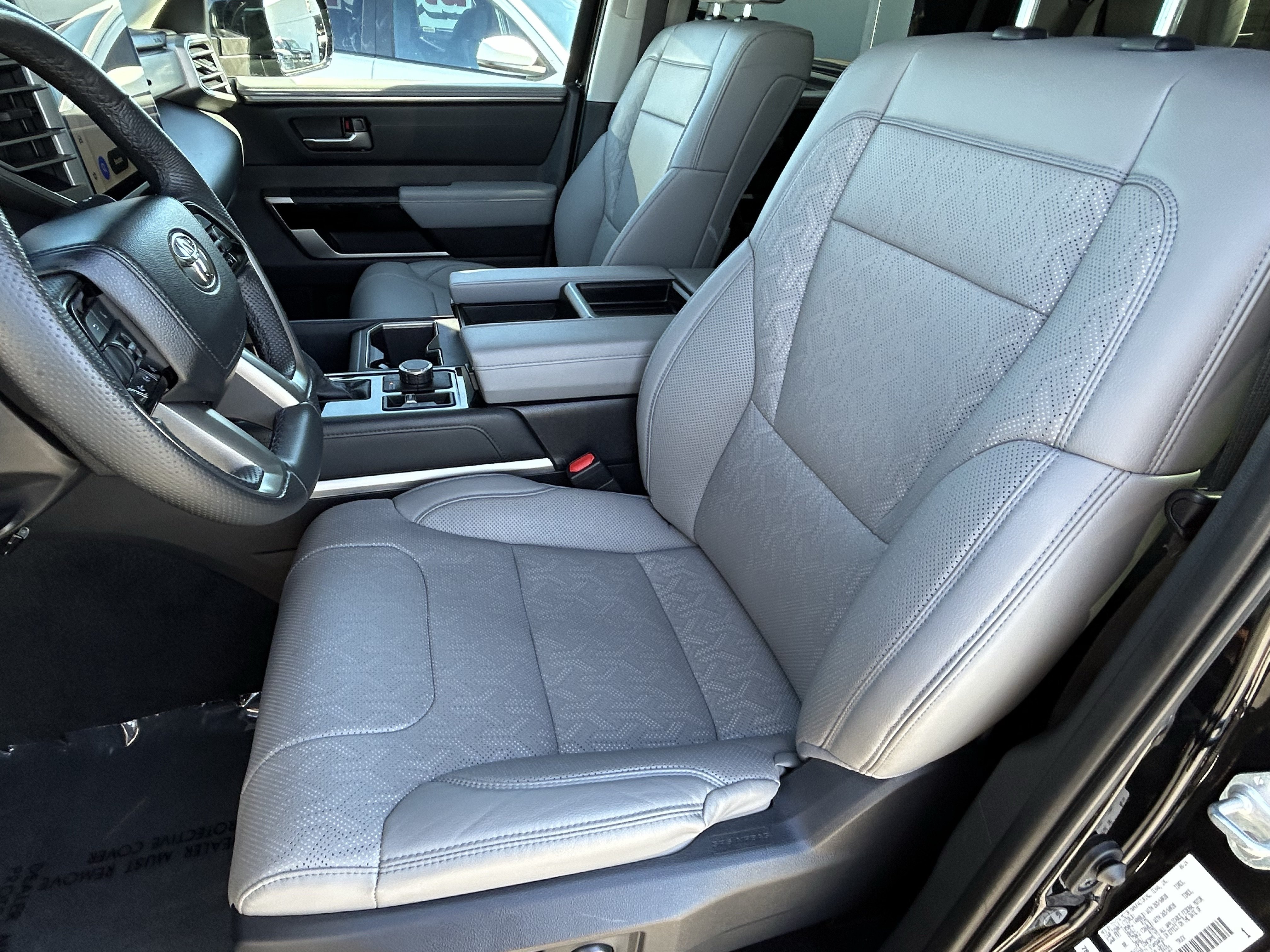 Used 2024 Toyota Tundra Limited AWD/4WD image 15