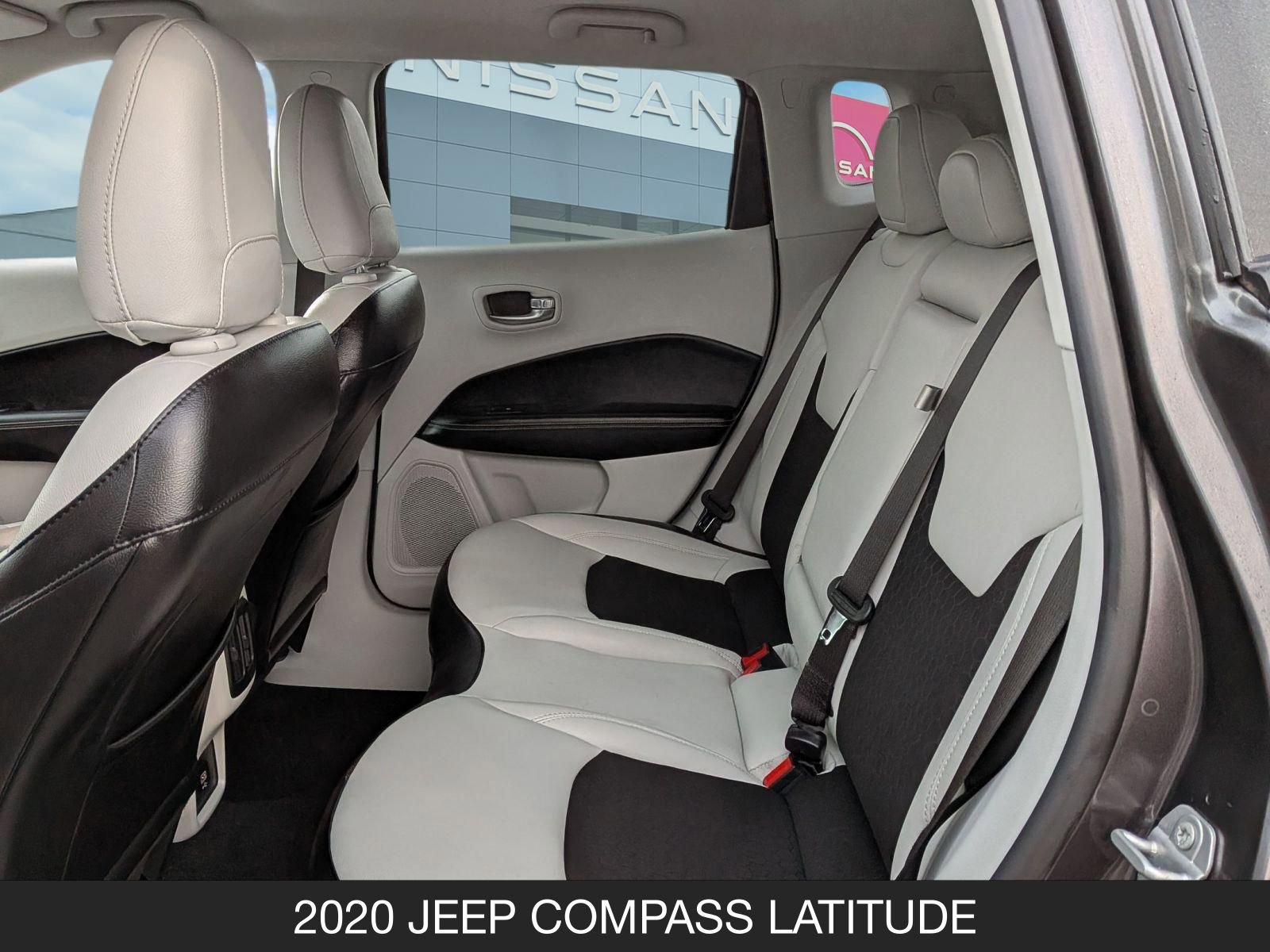 Used 2020 Jeep Compass Latitude image 17