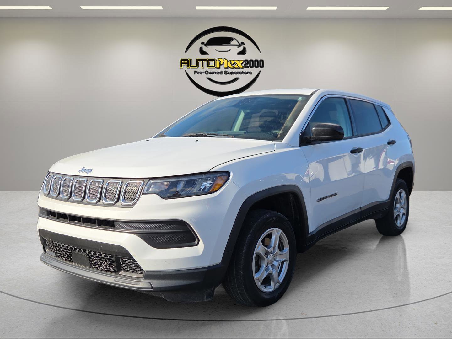 Used 2022 Jeep Compass Sport image 3