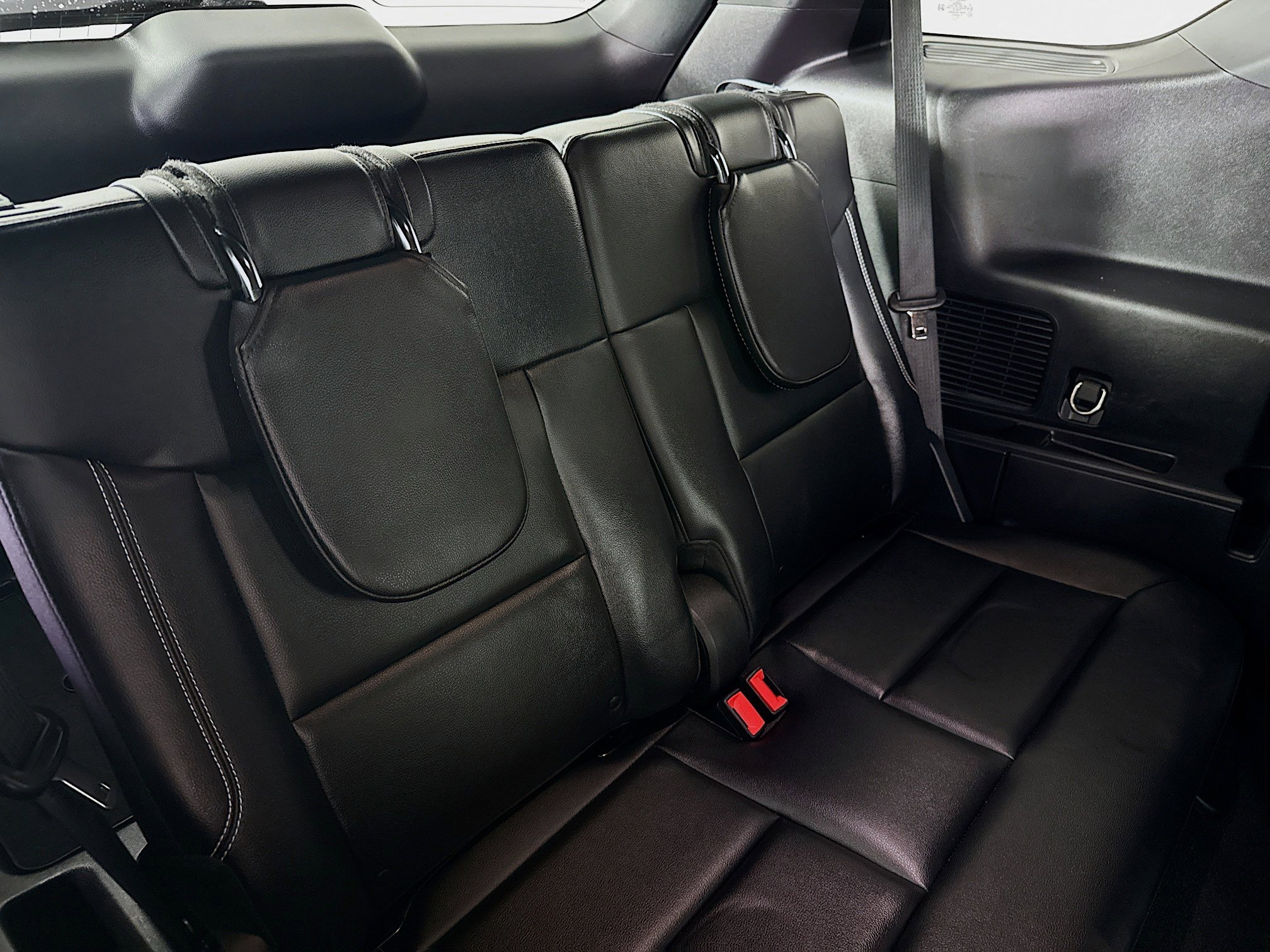 Used 2022 Ford Explorer ST image 40