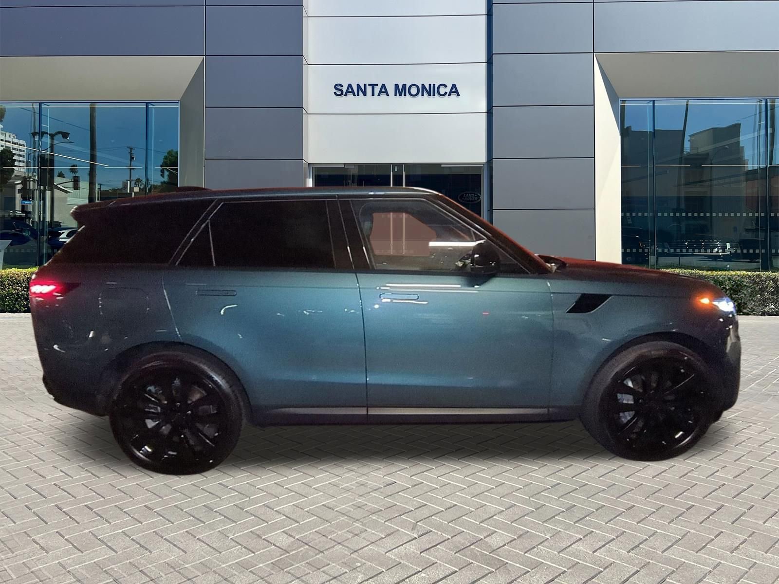 New 2026 Land Rover Range Rover Sport SE AWD/4WD image 6