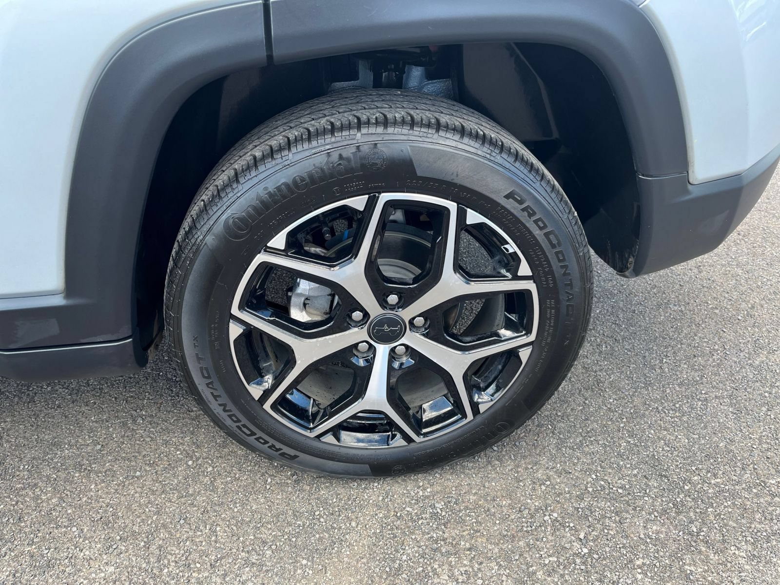 Used 2025 Jeep Compass Limited AWD/4WD image 31