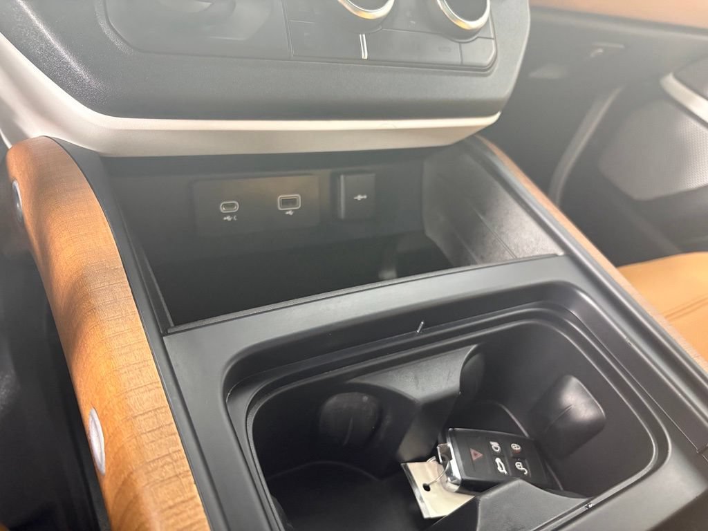 Used 2023 Land Rover Defender 130 SE AWD/4WD image 19