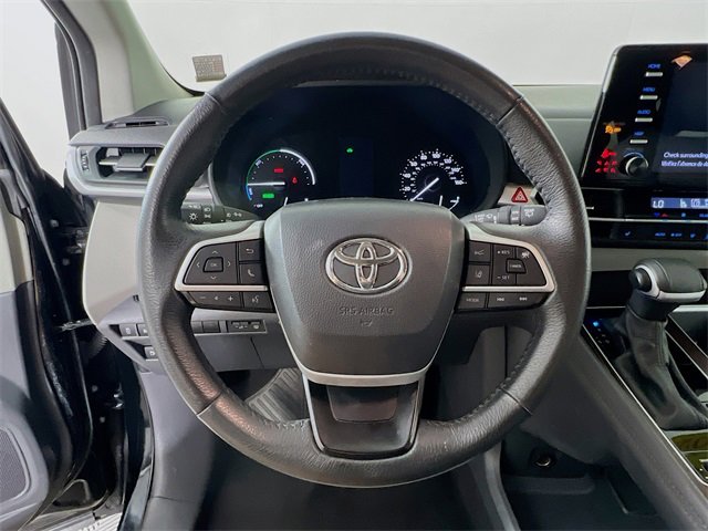 Used 2024 Toyota Sienna XLE image 12