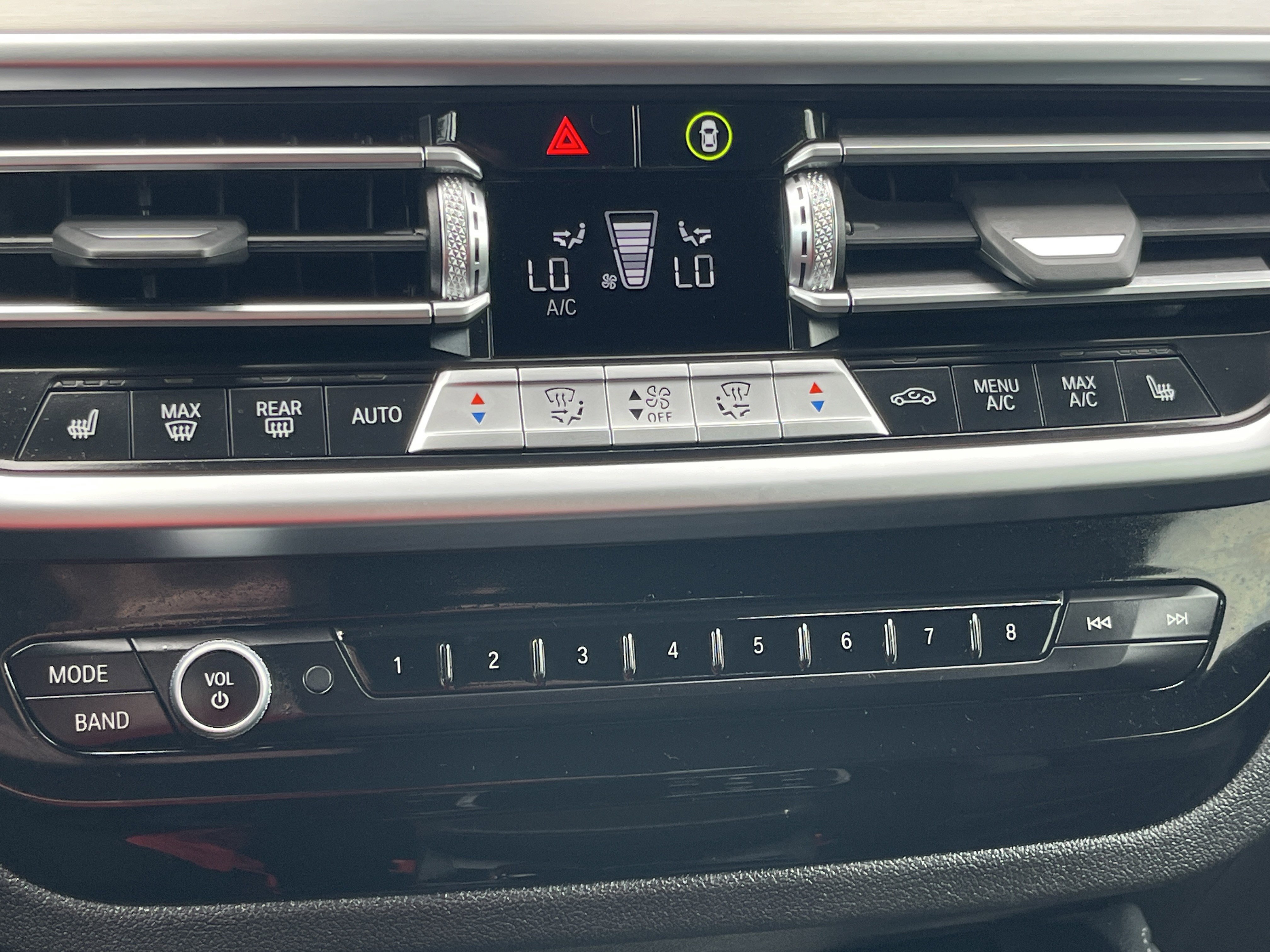 Used 2025 BMW X4 xDrive30i image 6