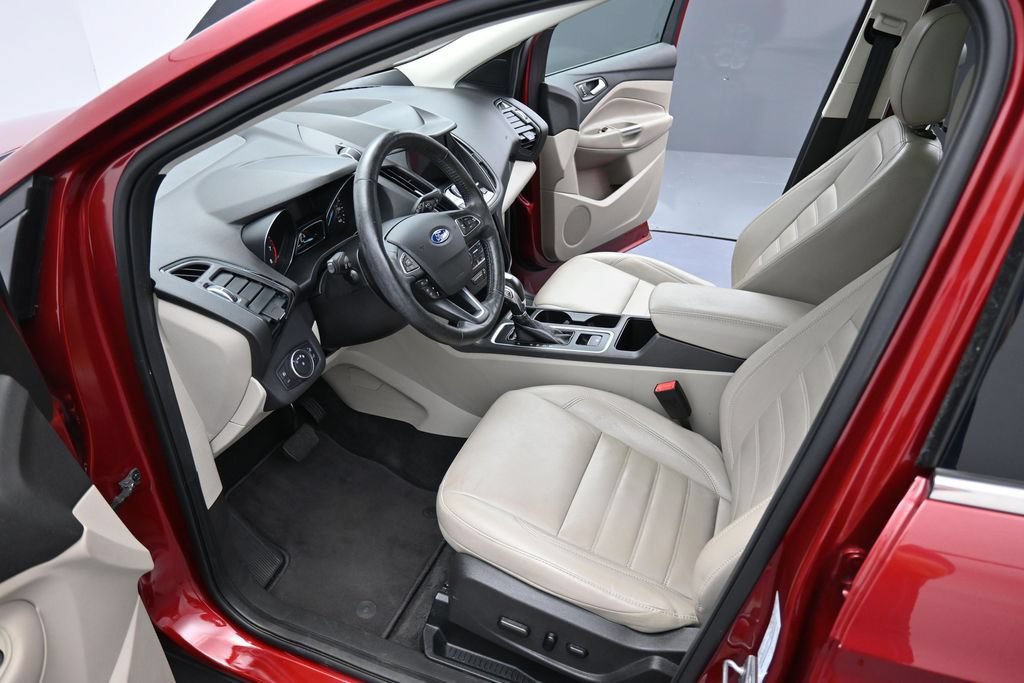 Used 2019 Ford Escape Titanium AWD/4WD image 11