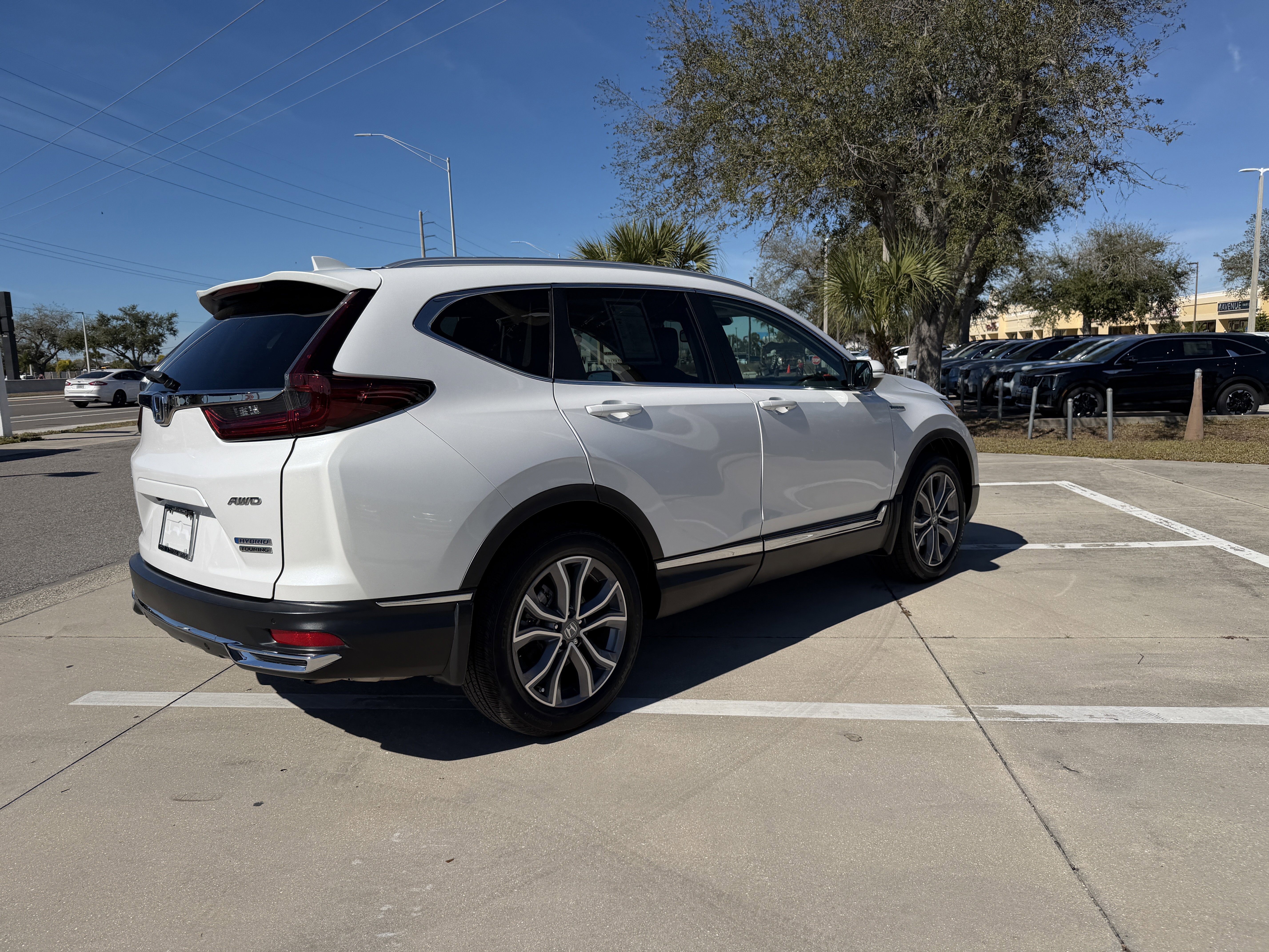 Used 2022 Honda CR-V Touring image 4