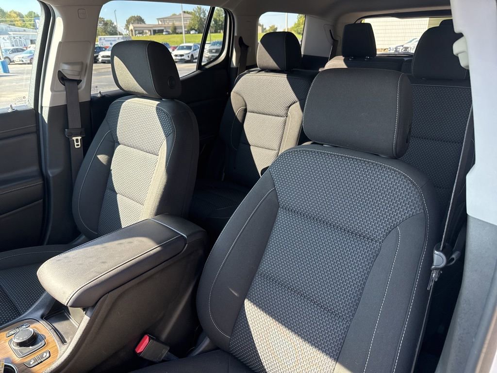 Used 2023 GMC Acadia SLE w/ Driver Convenience Package image 19