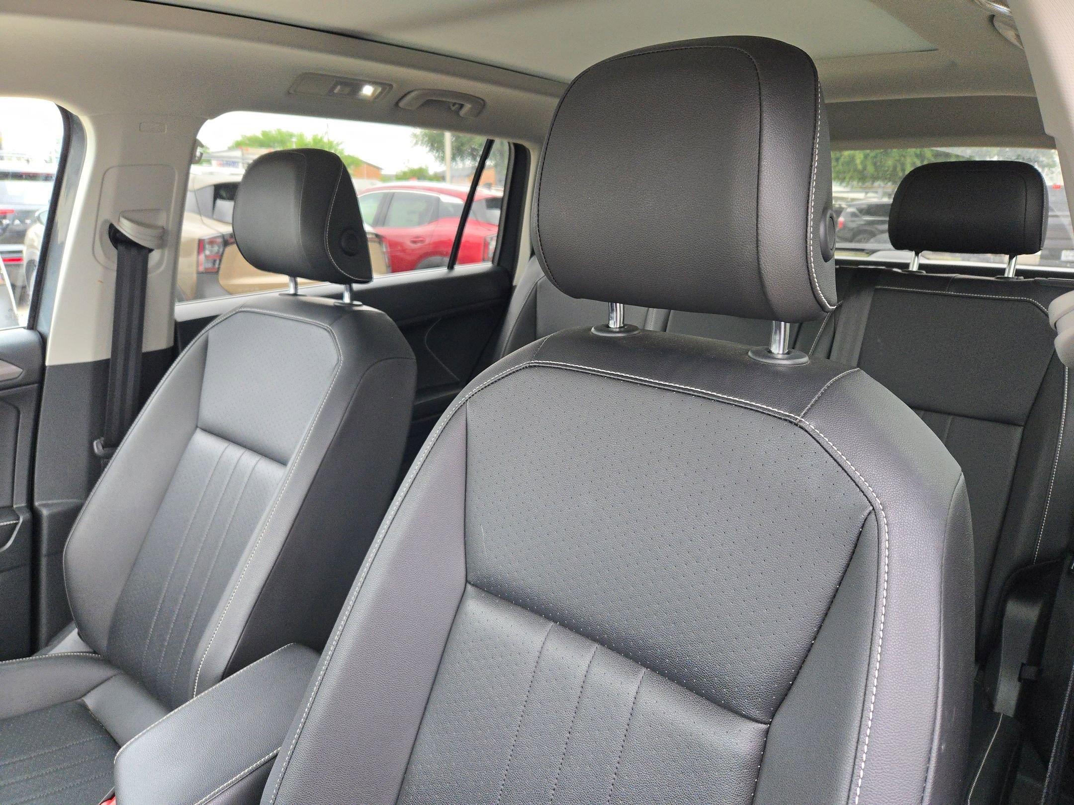 Used 2022 Volkswagen Tiguan SE FWD image 9