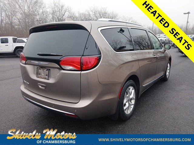 Used 2017 Chrysler Pacifica Touring-L Plus w/ Tire & Wheel Group image 6