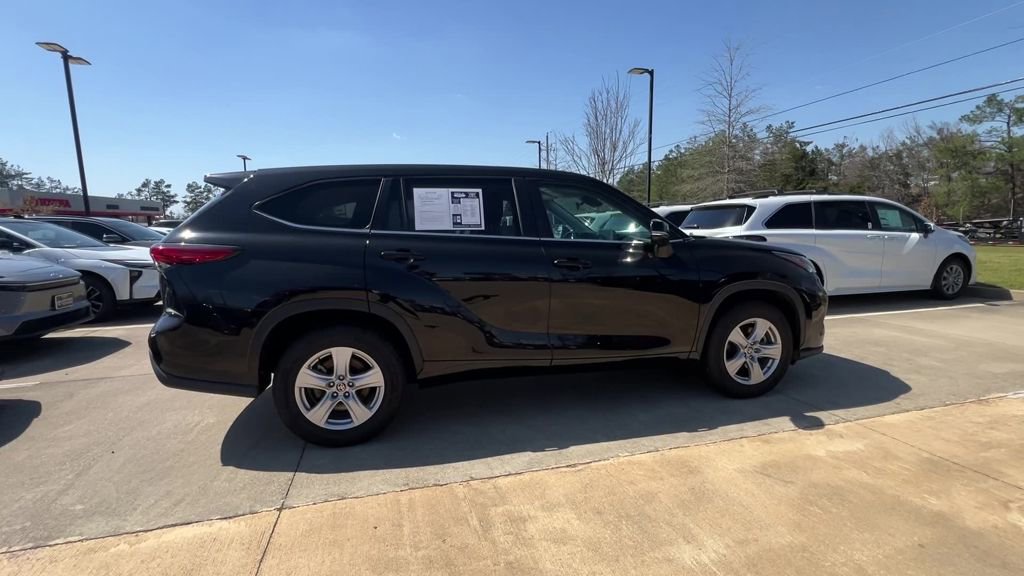 Used 2023 Toyota Highlander L image 7